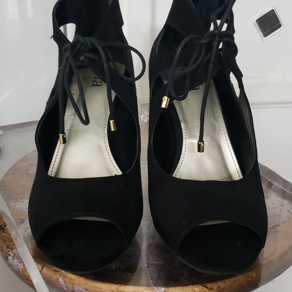 Ana new approach shoe's - Picture 2 of 10